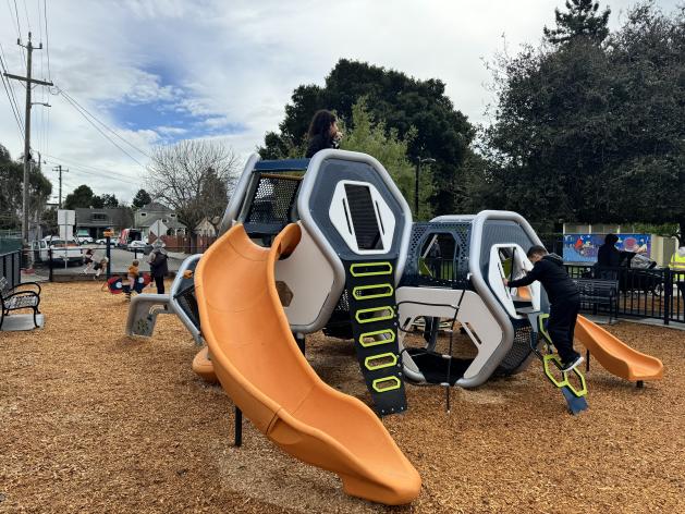 Grove Park 2-5 playground area