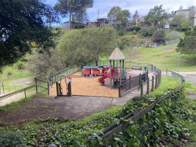 Glendale La Loma 2-5 playground