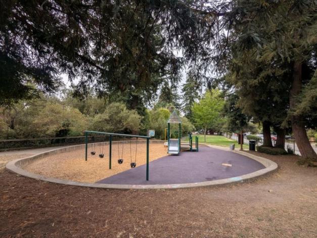 Thousand Oaks Tot Playground