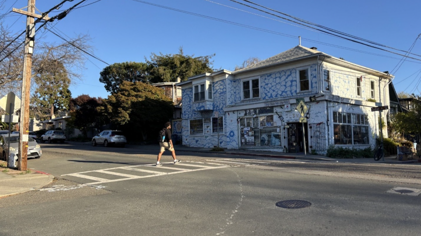 Crosswalk on Cedar Street at Grant Street (oriented southeast)